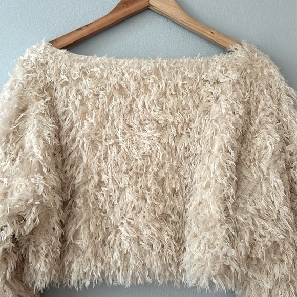 Free People • NWT Ivory Cream Feather Flutter Sweatshirt Size Medium - Picture 15 of 17